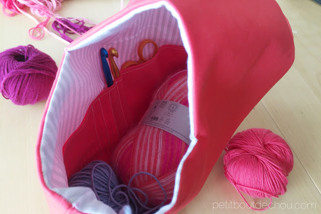 inside yarn holder bag - yarn balls