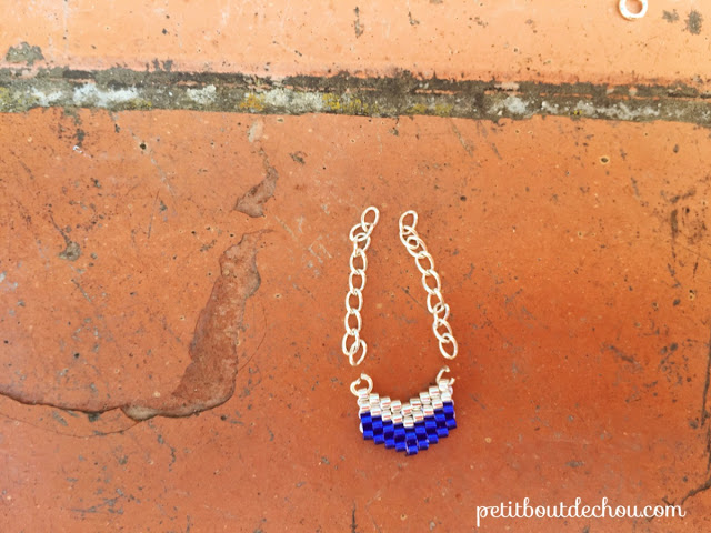 Chevron beaded in brick stitch with miyuki beads - chains