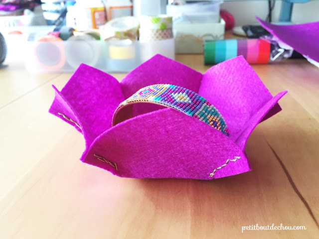 Flower shaped felt basket