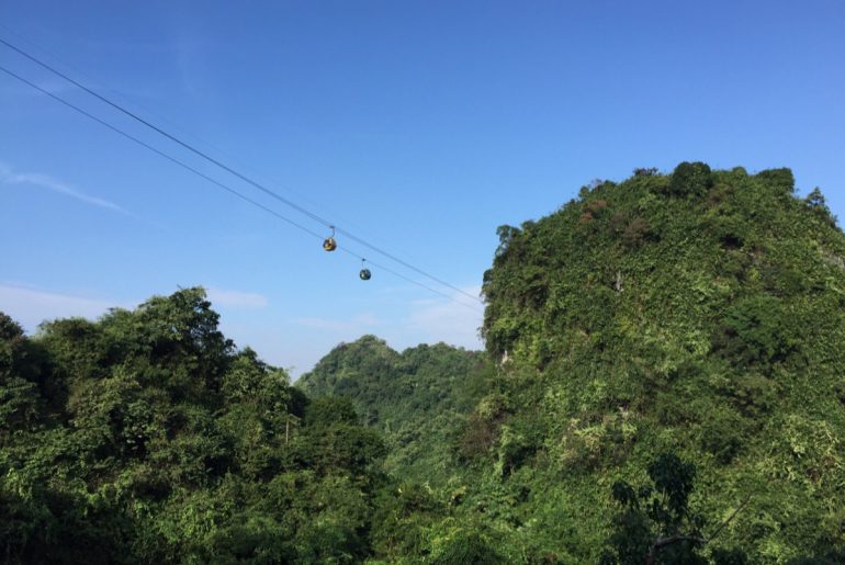 Perfume pagoda cable car