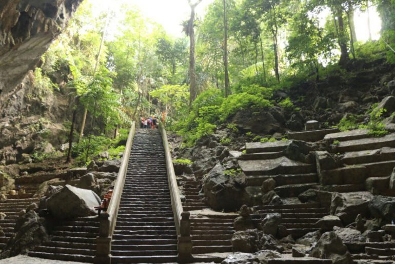 perfume pagoda cavern