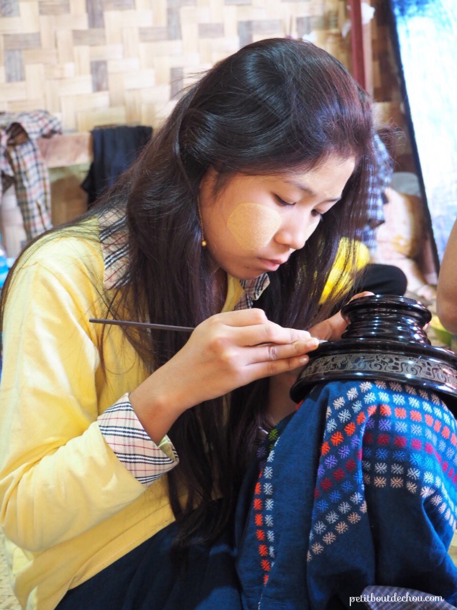 Laquerware workshop painting by artisans