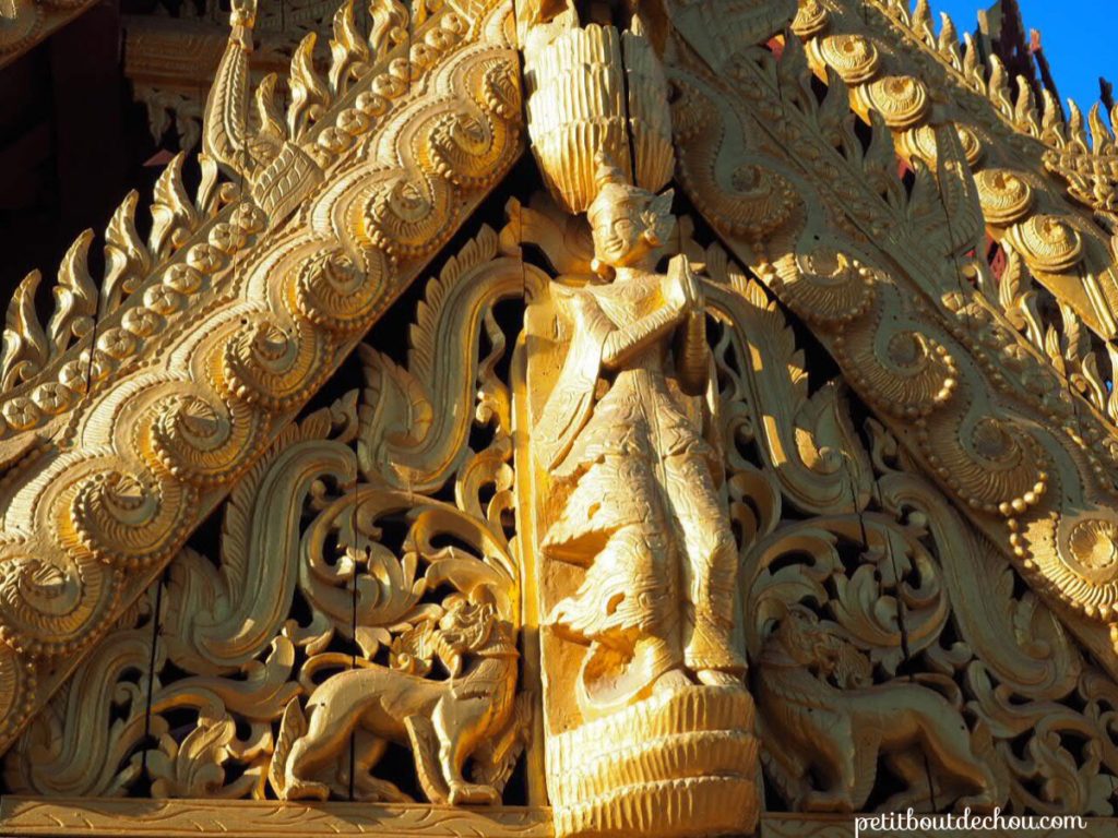 Wood carvings gold