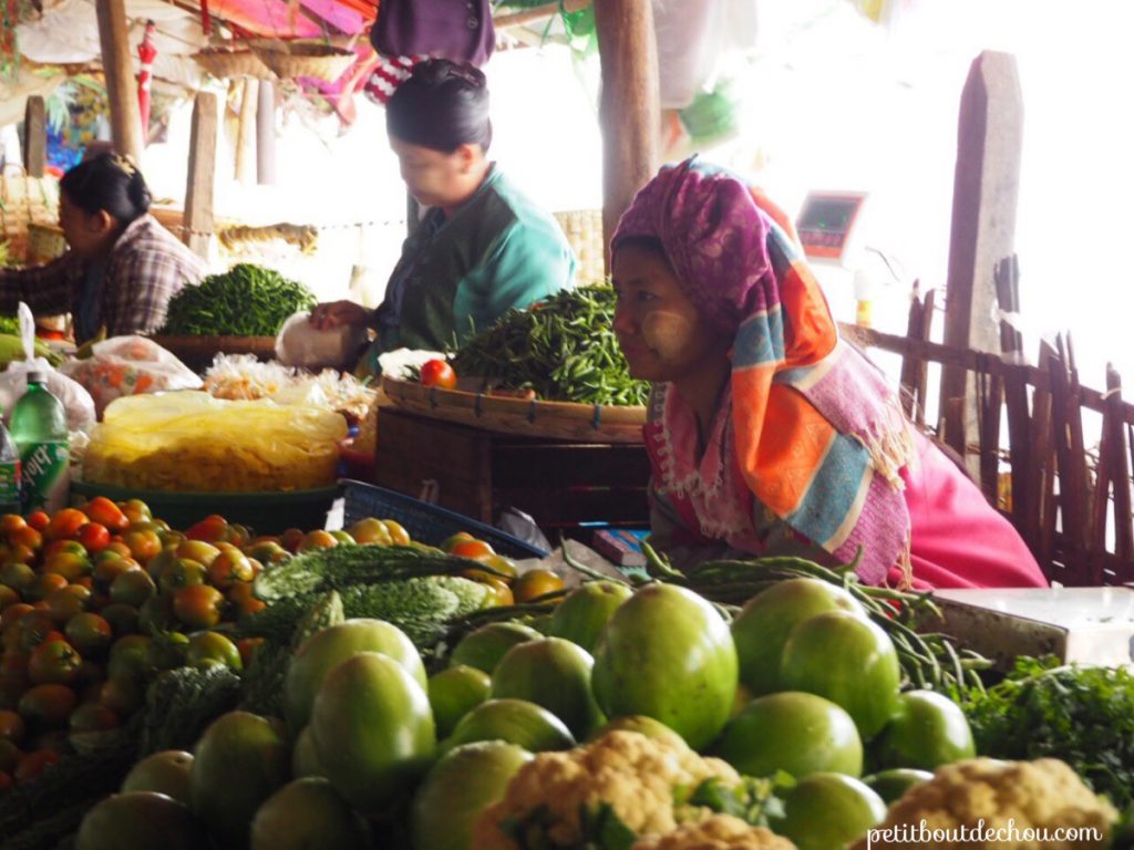 Nyaung U market fruits