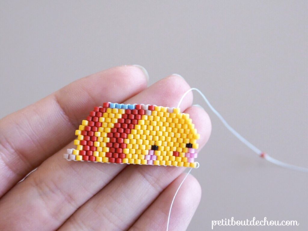 Petite abeille kawaii miyuki brick stitch