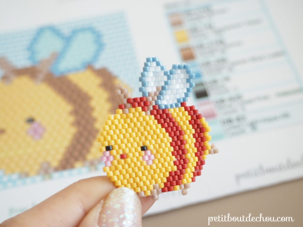 Petite abeille kawaii miyuki brick stitch 3