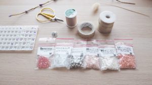 Materiel bracelet wrap spike beads